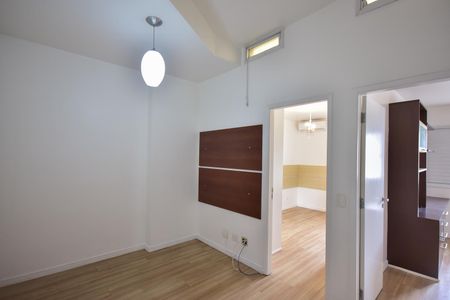 Casa de condomínio para alugar com 200m², 4 quartos e 2 vagasCorredor