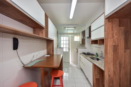 Casa de condomínio para alugar com 200m², 4 quartos e 2 vagasCozinha