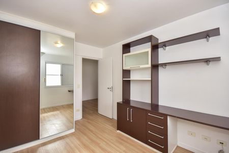 Casa de condomínio para alugar com 200m², 4 quartos e 2 vagasQuarto 1