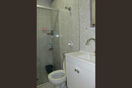 Banheiro de kitnet/studio para alugar com 1 quarto, 26m² em Vila Buarque, São Paulo