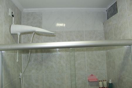 Banheiro de kitnet/studio para alugar com 1 quarto, 26m² em Vila Buarque, São Paulo