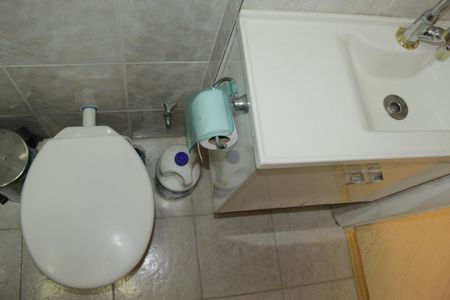 Banheiro de kitnet/studio para alugar com 1 quarto, 26m² em Vila Buarque, São Paulo