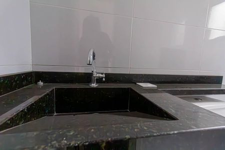 Casa à venda com 130m², 3 quartos e 2 vagasBanheiro 2