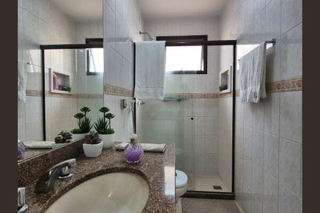 Apartamento à venda com 172m², 3 quartos e 3 vagasBanheiro social