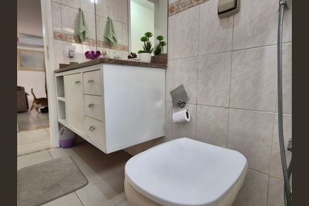 Apartamento à venda com 172m², 3 quartos e 3 vagasBanheiro social