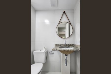 Apartamento para alugar com 55m², 2 quartos e 1 vaga Apartamento para alugar com 55m², 2 quartos e 1 vagaBanheiro da Suíte