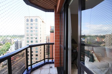 Apartamento à venda com 167m², 4 quartos e 3 vagasVaranda 2