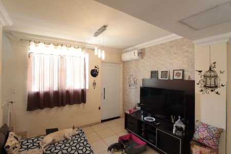 Sala de casa de condomínio à venda com 2 quartos, 79m² em Castelo, Belo Horizonte