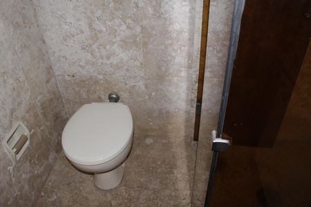 Apartamento à venda com 248m², 3 quartos e 3 vagasBanheiro Social 1