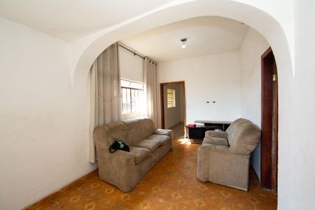 Casa à venda com 140m², 3 quartos e 5 vagasSala