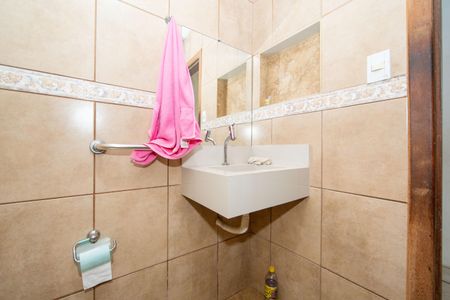 Casa à venda com 140m², 3 quartos e 5 vagasBanheiro Social