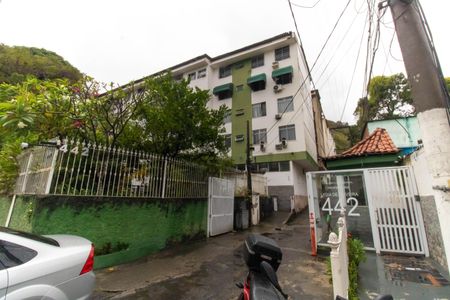 Apartamento à venda com 66m², 2 quartos e 1 vaga Apartamento à venda com 66m², 2 quartos e 1 vagaFachada
