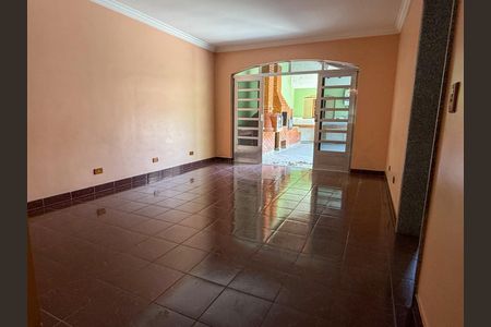 Casa à venda com 272m², 4 quartos e 5 vagas Casa à venda com 272m², 4 quartos e 5 vagasSala
