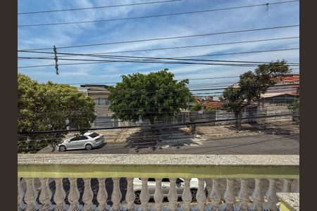 Casa à venda com 272m², 4 quartos e 5 vagas Casa à venda com 272m², 4 quartos e 5 vagasVista