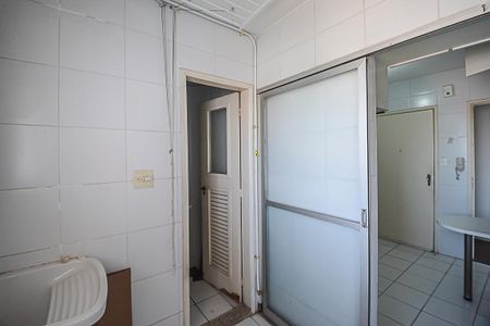 Apartamento para alugar com 75m², 3 quartos e 1 vagaÁrea de Serviço