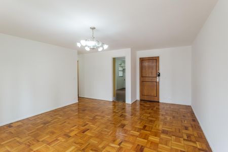 Apartamento para alugar com 120m², 3 quartos e 1 vaga Apartamento para alugar com 120m², 3 quartos e 1 vagaSala