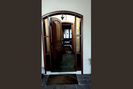 Casa para alugar com 360m², 5 quartos e 6 vagas