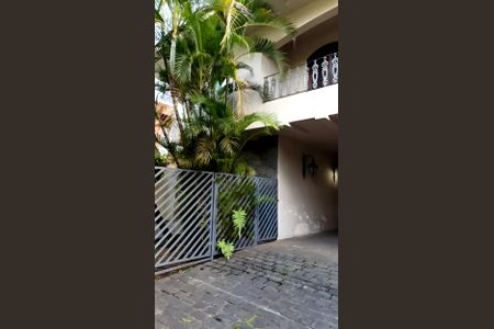 Casa para alugar com 360m², 5 quartos e 6 vagas