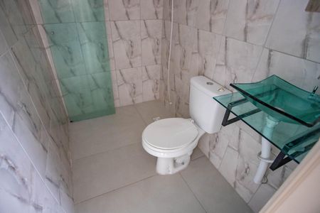 Banheiro  de casa para alugar com 1 quarto, 42m² em Casa Grande, Diadema