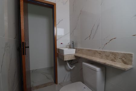 Casa à venda com 199m², 4 quartos e 3 vagasBanheiro Quarto 2 suíte