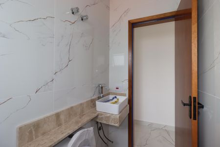 Casa à venda com 200m², 4 quartos e 4 vagasBanheiro da Suíte 1