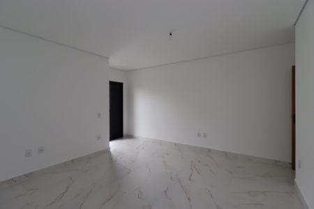 Casa à venda com 200m², 4 quartos e 4 vagasSuíte 2