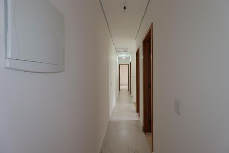 Casa à venda com 200m², 4 quartos e 4 vagasCorredor piso superior