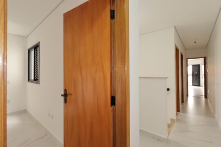 Casa à venda com 200m², 4 quartos e 4 vagasCorredor piso superior