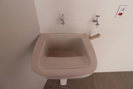 Casa à venda com 200m², 4 quartos e 4 vagasÁrea de Serviço - Tanque