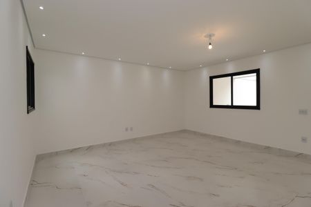 Casa à venda com 200m², 4 quartos e 4 vagasSala