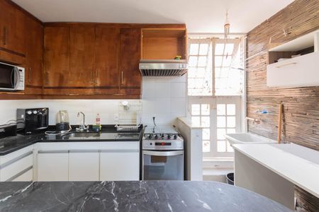 Apartamento à venda com 47m², 1 quarto e sem vagaCozinha e Área de Serviço