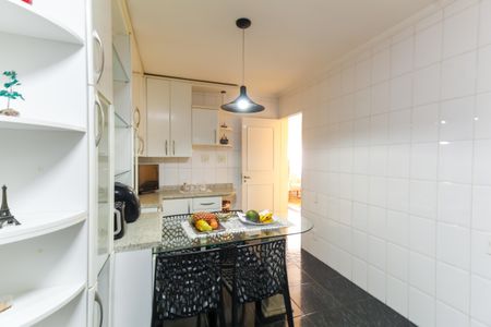 Apartamento à venda com 139m², 4 quartos e 3 vagasCozinha