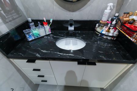 Apartamento à venda com 139m², 4 quartos e 3 vagasBanheiro da Suíte 1