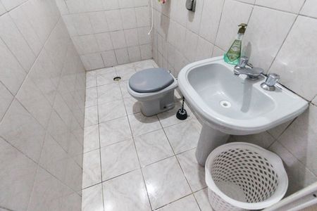 Casa à venda com 300m², 3 quartos e 3 vagas Casa à venda com 300m², 3 quartos e 3 vagasBanheiro Casa 3