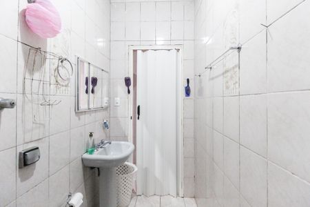 Casa à venda com 300m², 3 quartos e 3 vagas Casa à venda com 300m², 3 quartos e 3 vagasBanheiro Casa 3