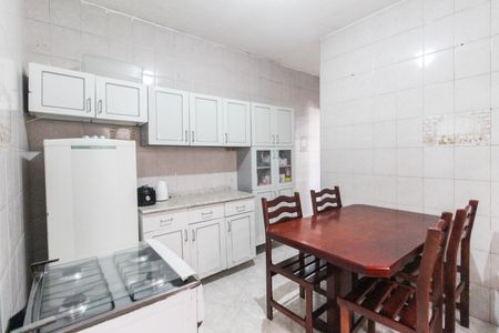 Casa à venda com 300m², 3 quartos e 3 vagas Casa à venda com 300m², 3 quartos e 3 vagasCozinha Casa 3