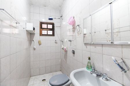 Casa à venda com 300m², 3 quartos e 3 vagas Casa à venda com 300m², 3 quartos e 3 vagasBanheiro Casa 3