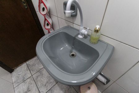 Casa à venda com 300m², 4 quartos e 3 vagasBanheiro Casa 1