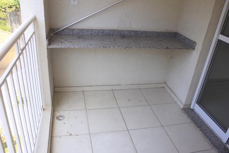 Apartamento para alugar com 72m², 3 quartos e 1 vagaVaranda