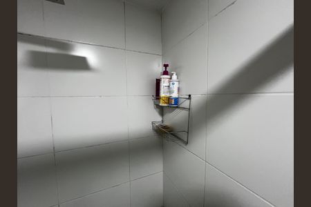 Apartamento à venda com 57m², 2 quartos e 1 vaga Apartamento à venda com 57m², 2 quartos e 1 vagaBanheiro