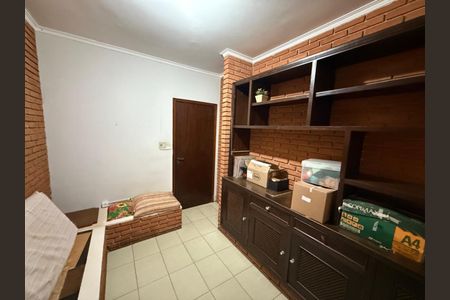 Casa para alugar com 250m², 5 quartos e 6 vagasEscritório