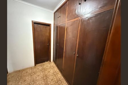 Casa para alugar com 250m², 5 quartos e 6 vagasCloset