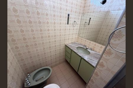 Casa para alugar com 250m², 5 quartos e 6 vagasBanheiro da Suíte 04