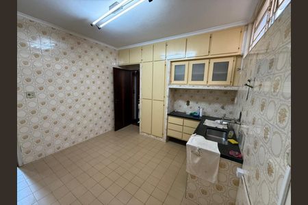 Casa para alugar com 250m², 5 quartos e 6 vagasCozinha