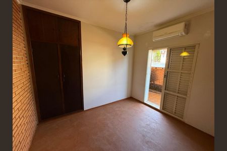 Casa para alugar com 250m², 5 quartos e 6 vagasSuíte 02