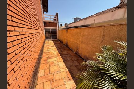 Casa para alugar com 250m², 5 quartos e 6 vagasQuintal - Piscina
