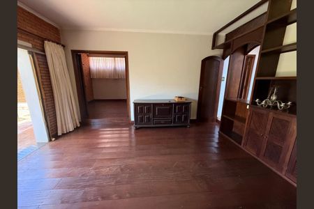 Casa para alugar com 250m², 5 quartos e 6 vagasSala