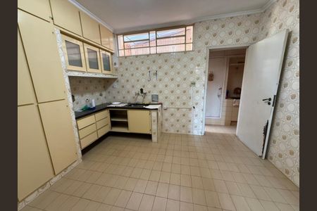 Casa para alugar com 250m², 5 quartos e 6 vagasCozinha