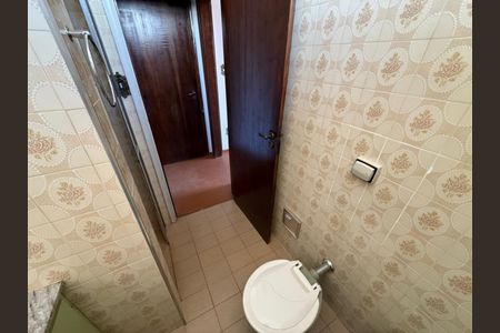 Casa para alugar com 250m², 5 quartos e 6 vagasBanheiro da Suíte 04