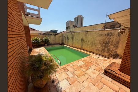 Casa para alugar com 250m², 5 quartos e 6 vagasQuintal - Piscina